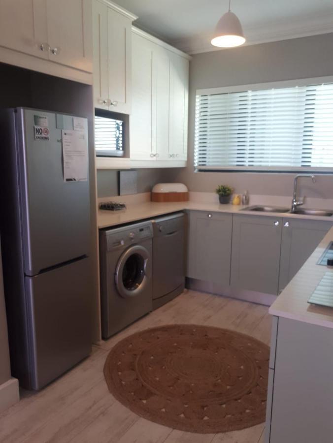 Blouberg Beachfront Apartment Блаубергстранд Экстерьер фото