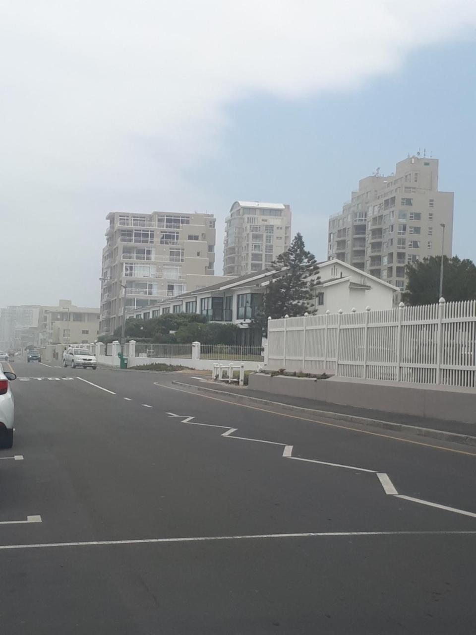 Blouberg Beachfront Apartment Блаубергстранд Экстерьер фото